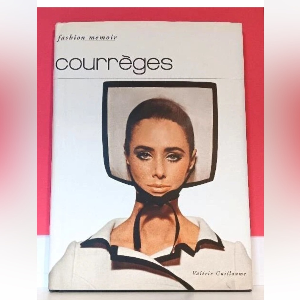 Courrèges Retro Art book with Black and White Accents‎